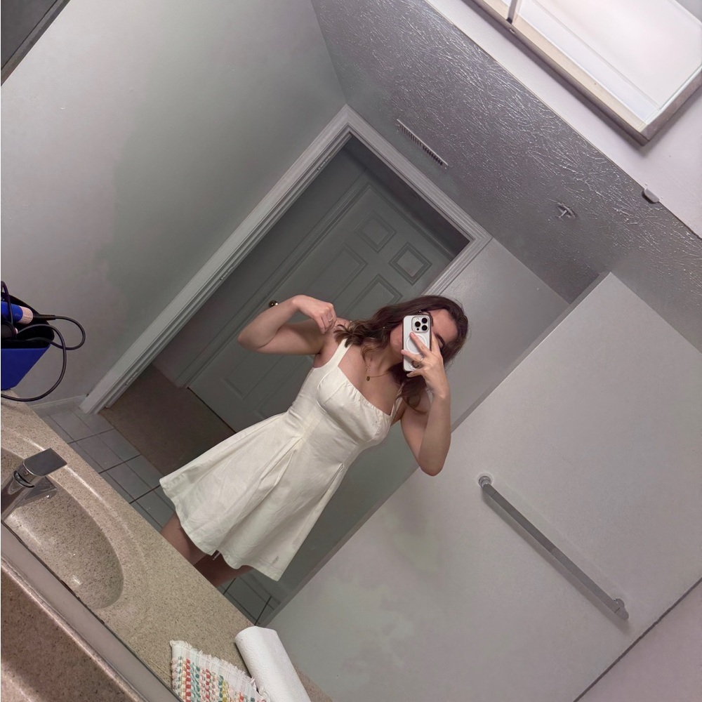 Elegant White Mini Dress